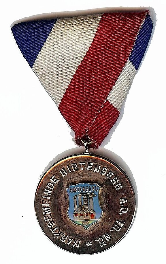 Hirtenberg-Ehrenmedaille-Silber.JPG