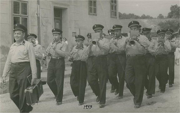 1953.jpg