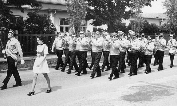 1972_Umzug_neu.jpg